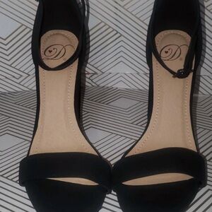 D&G Sophisticated Black Heels with Ankle Strap